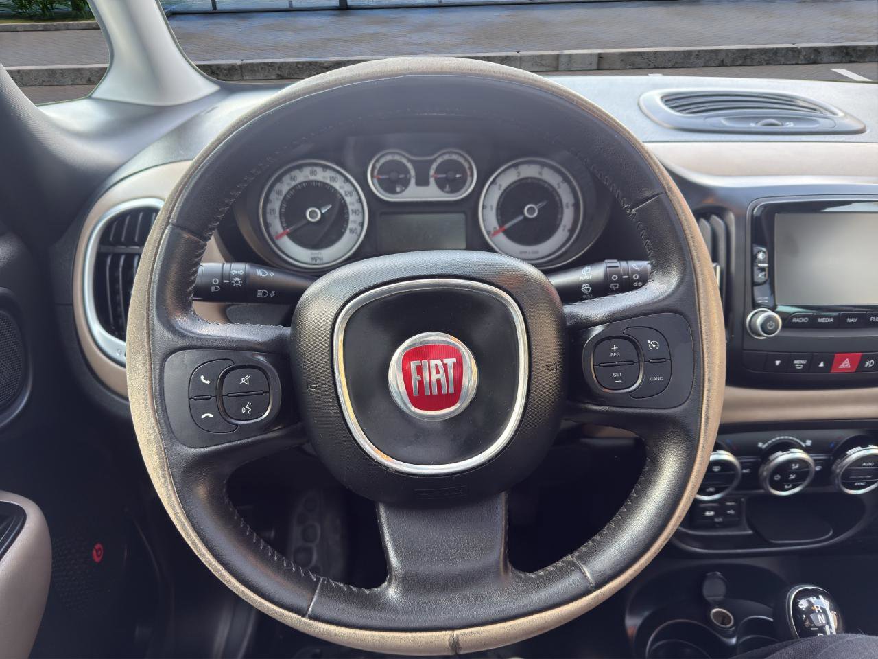 Used 2014 FIAT 500L Lounge image 10