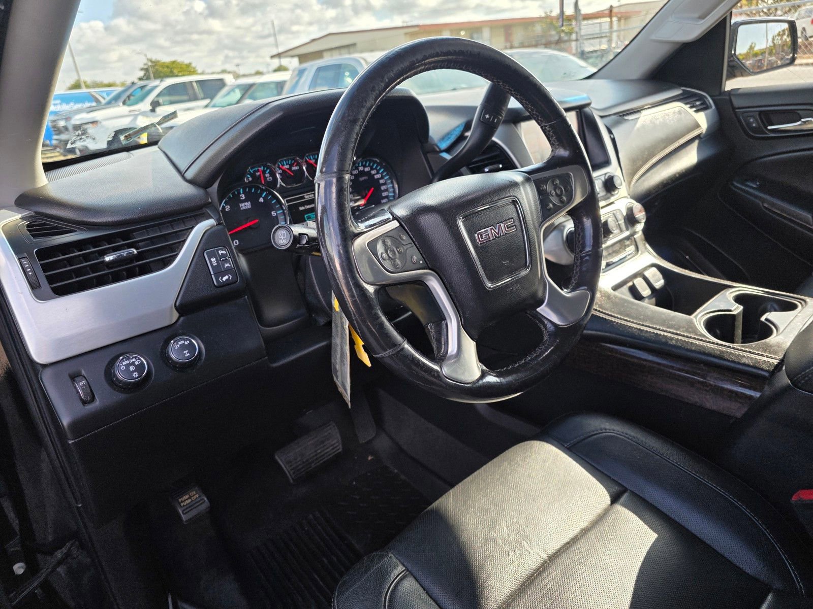 Used 2019 GMC Yukon XL SLT AWD/4WD image 18