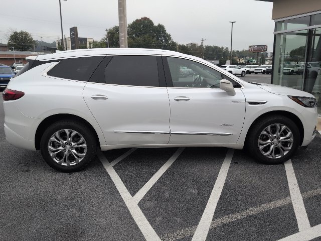 Used 2020 Buick Enclave Avenir w/ Avenir Technology Package AWD/4WD image 9