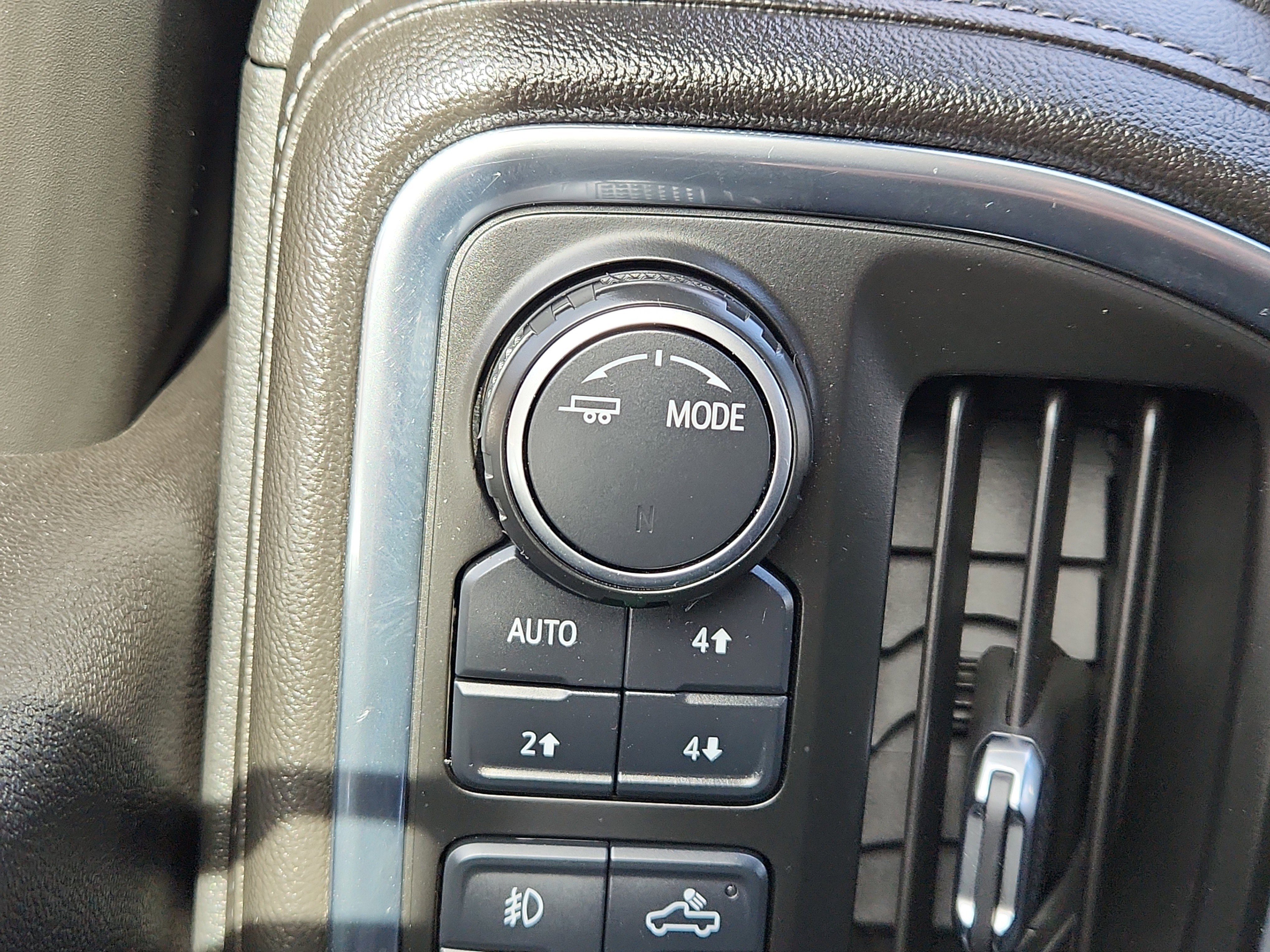 Used 2020 Chevrolet Silverado 1500 High Country w/ Safety Package II image 26