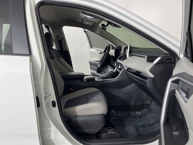Used 2024 Toyota RAV4 XLE image 40