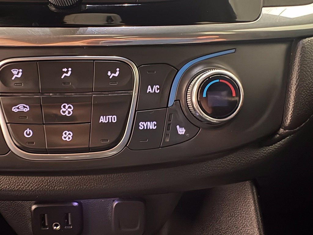 Used 2022 Chevrolet Traverse LT FWD image 10