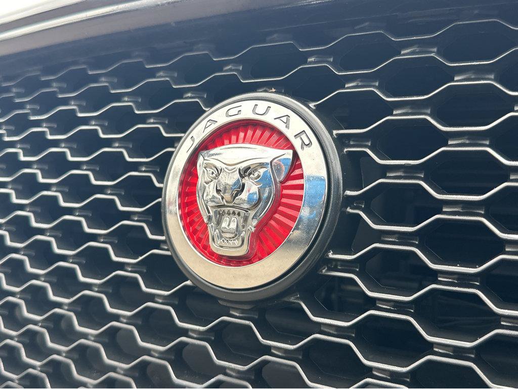 Used 2017 Jaguar XE RWD image 42