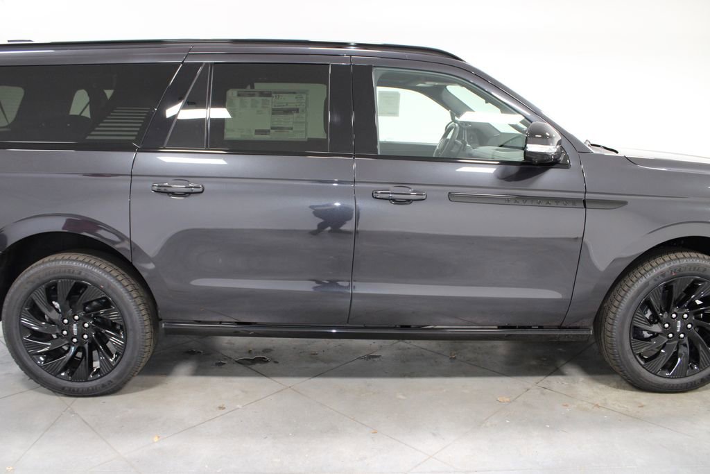 New 2026 Lincoln Navigator L Reserve w/ Jet Appearance Package image 10