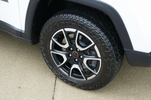 Used 2025 Jeep Compass Trailhawk image 8