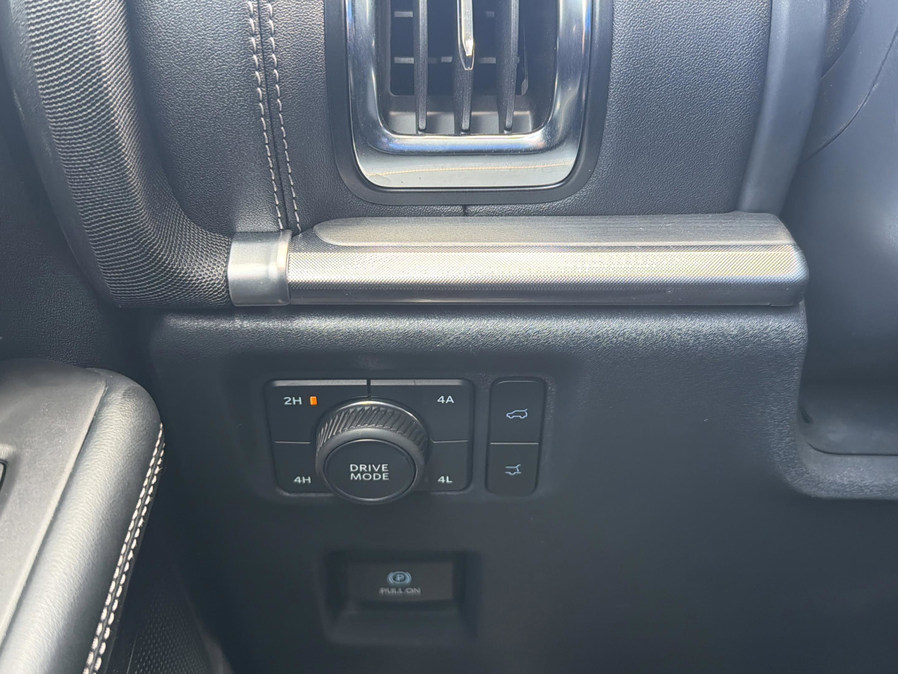 Used 2025 Ford Expedition Platinum image 26