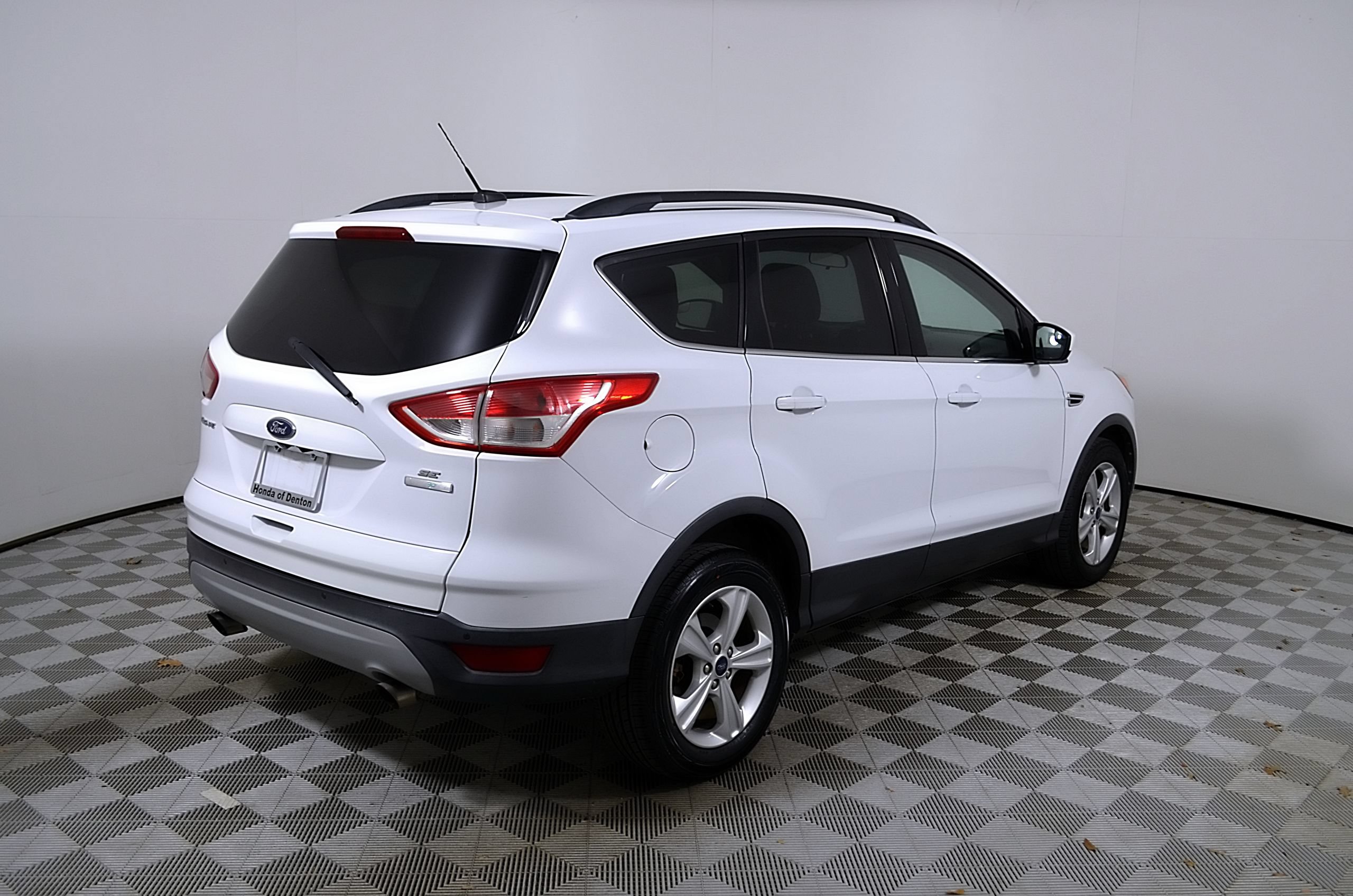 Used 2016 Ford Escape SE w/ Equipment Group 201A FWD image 7