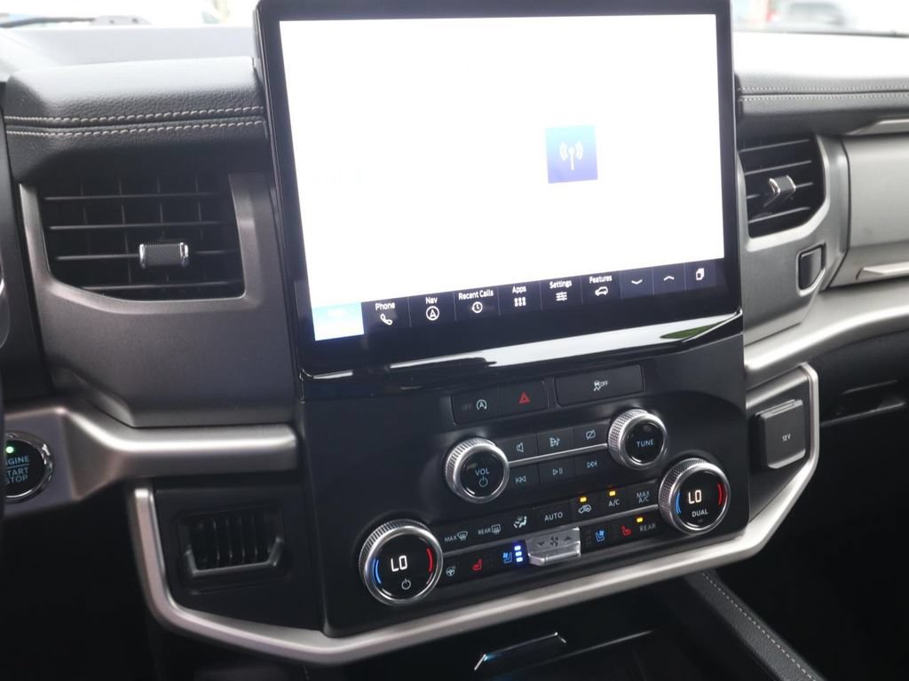 Certified 2024 Ford Expedition XLT RWD image 22