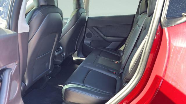 Used 2021 Tesla Model Y Long Range AWD/4WD image 18