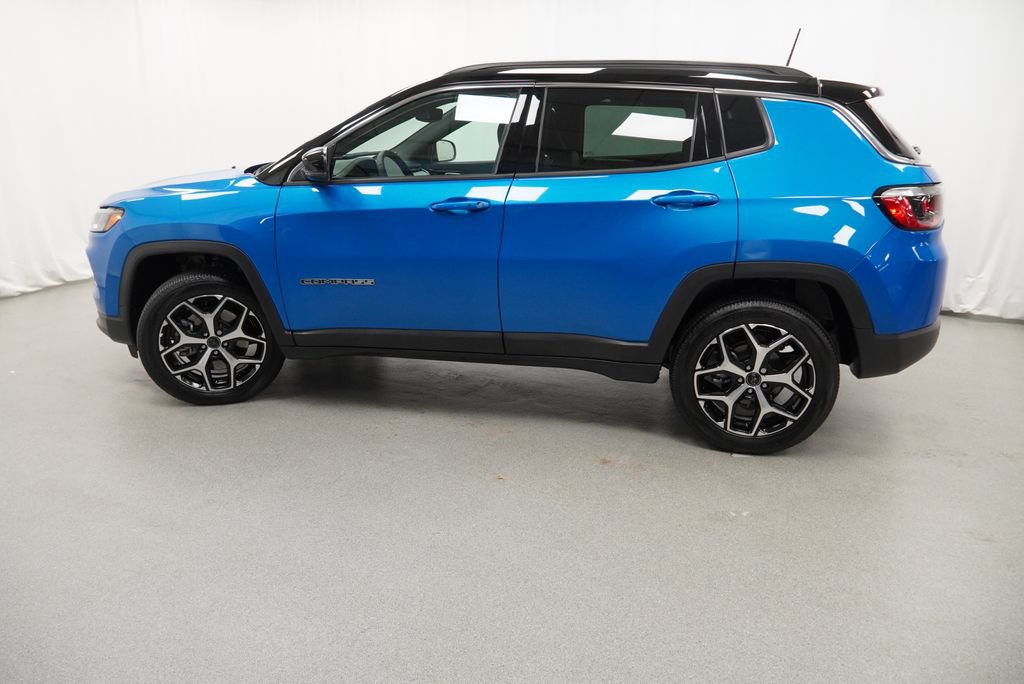 Certified 2026 Jeep Compass Limited AWD/4WD image 14
