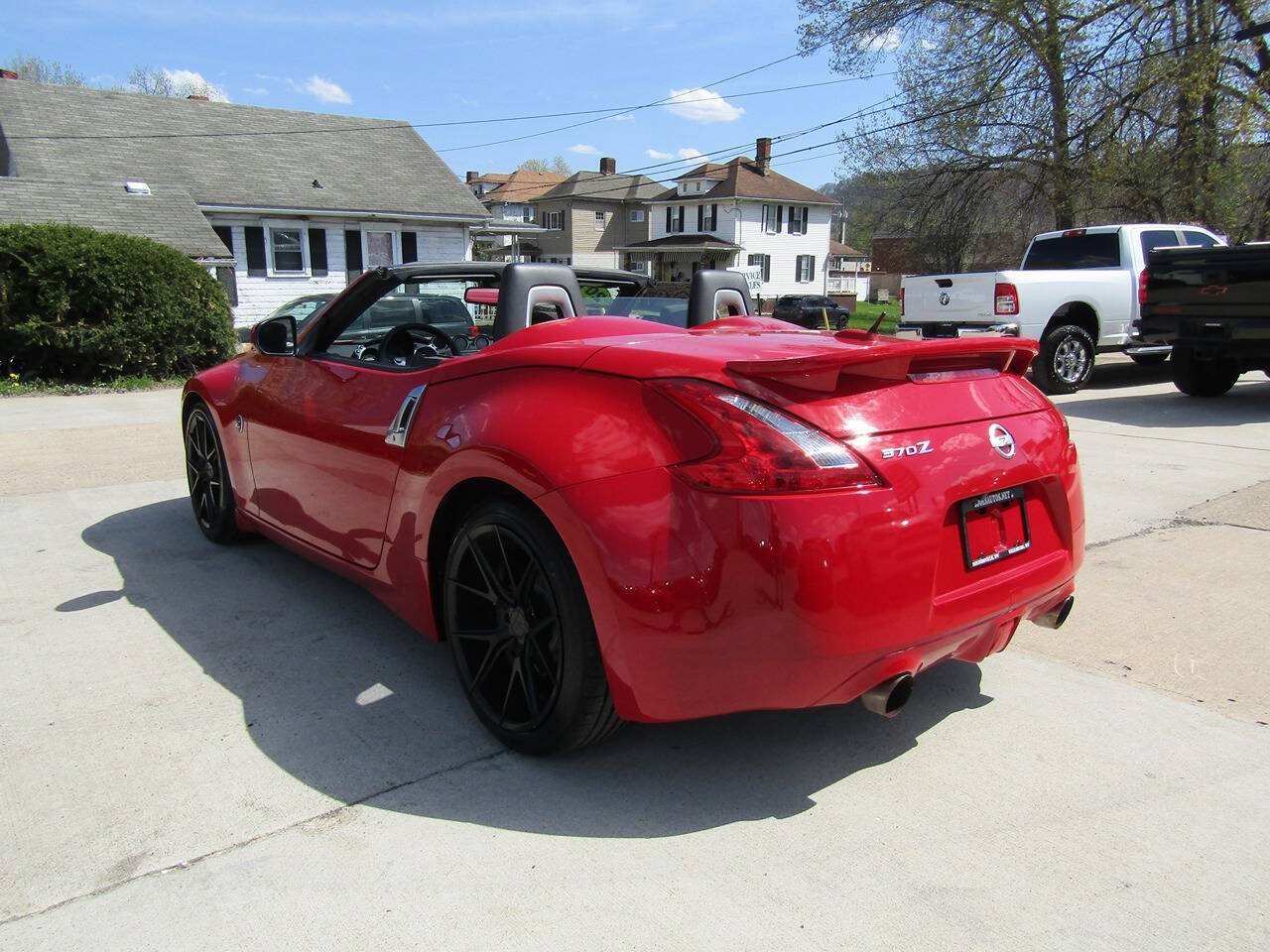 Used 2010 Nissan 370Z Roadster RWD image 11