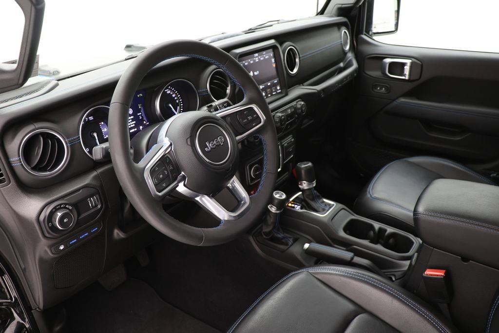 Used 2023 Jeep Wrangler Unlimited Rubicon 4xe w/ Cold Weather Group AWD/4WD image 15