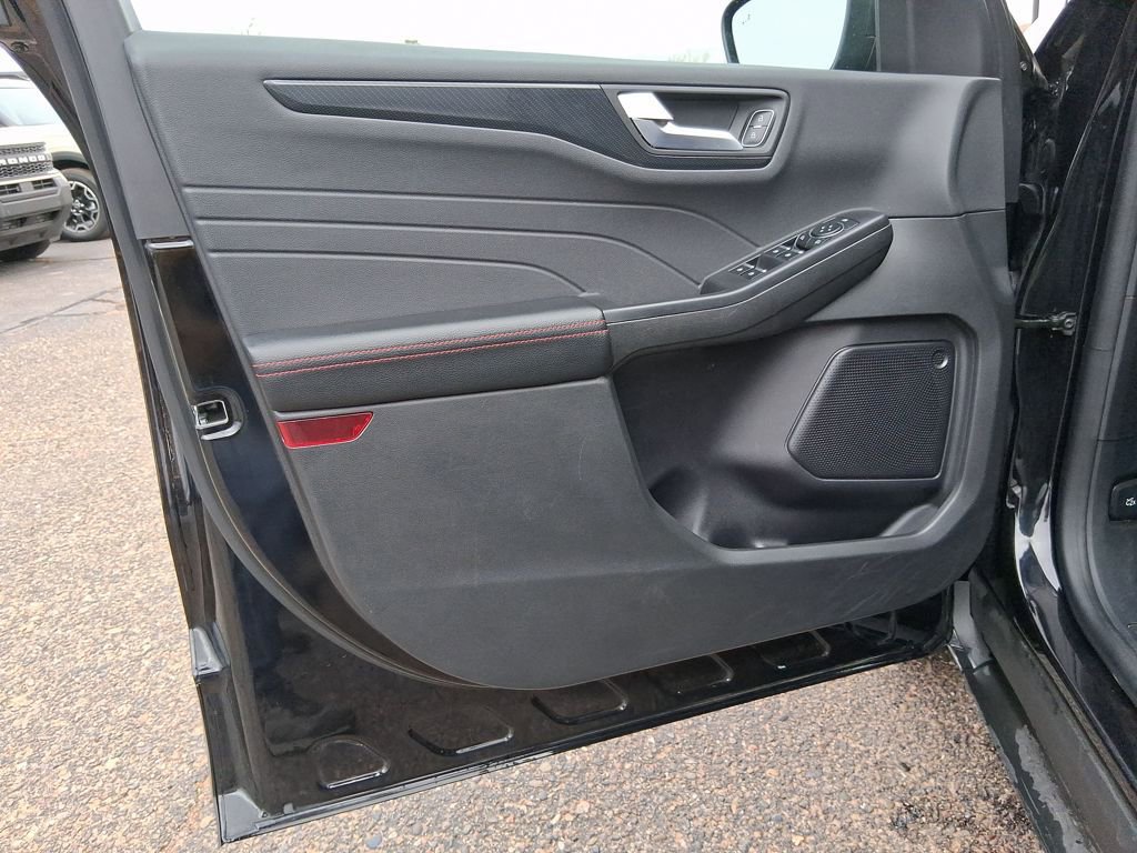 Used 2024 Ford Escape ST-Line image 10