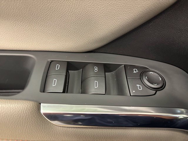 Used 2026 Chevrolet Traverse LT w/ Driver Confidence Package FWD image 34