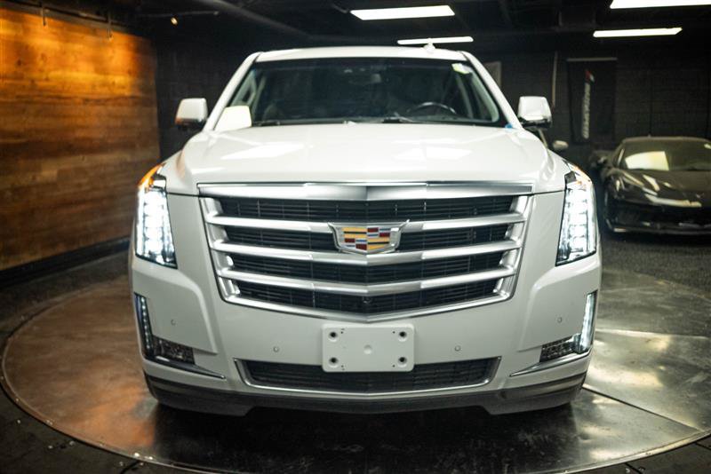 Used 2019 Cadillac Escalade Luxury AWD/4WD image 4