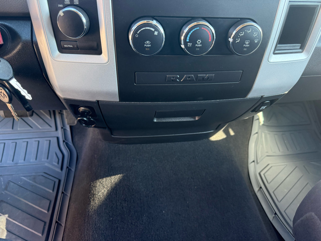 Used 2009 Dodge Ram 1500 Truck SLT image 43