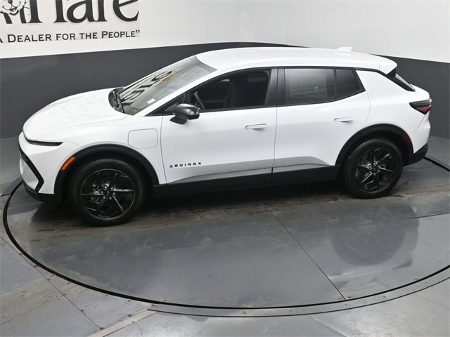 New 2026 Chevrolet Equinox EV LT image 36