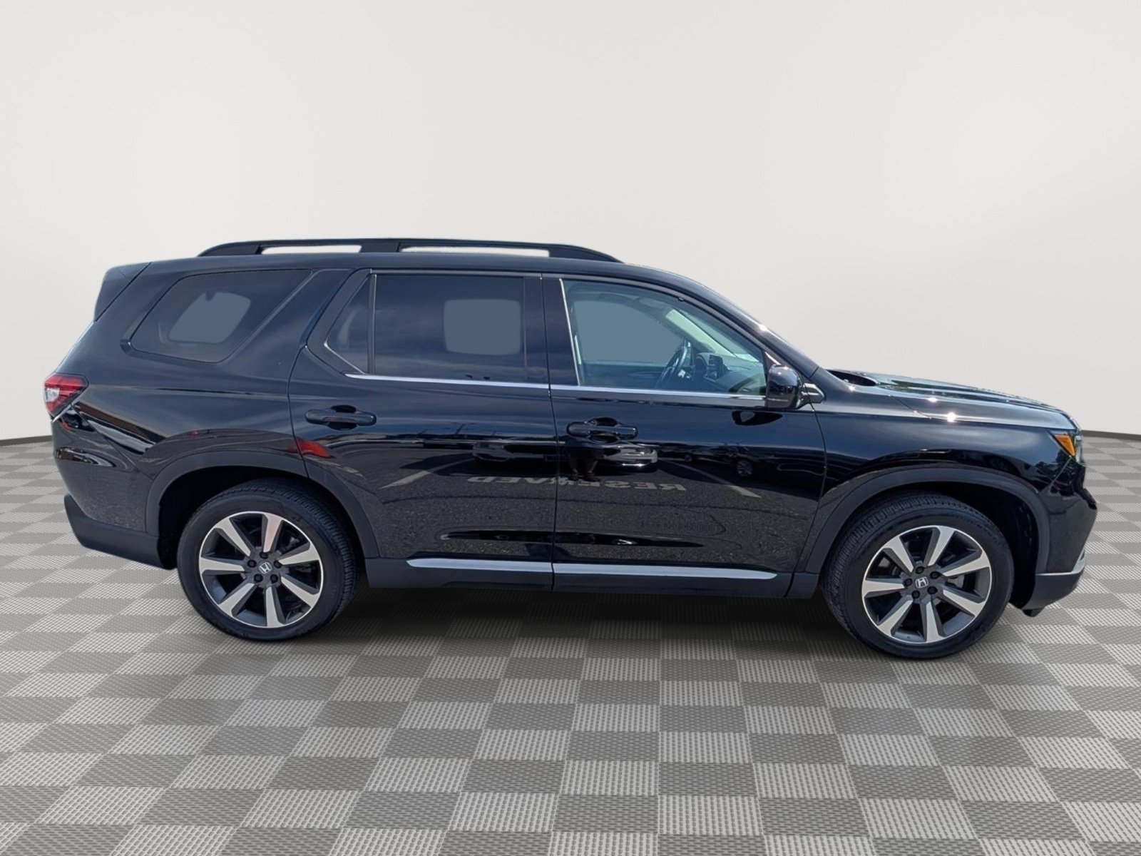 Used 2025 Honda Pilot Elite image 6