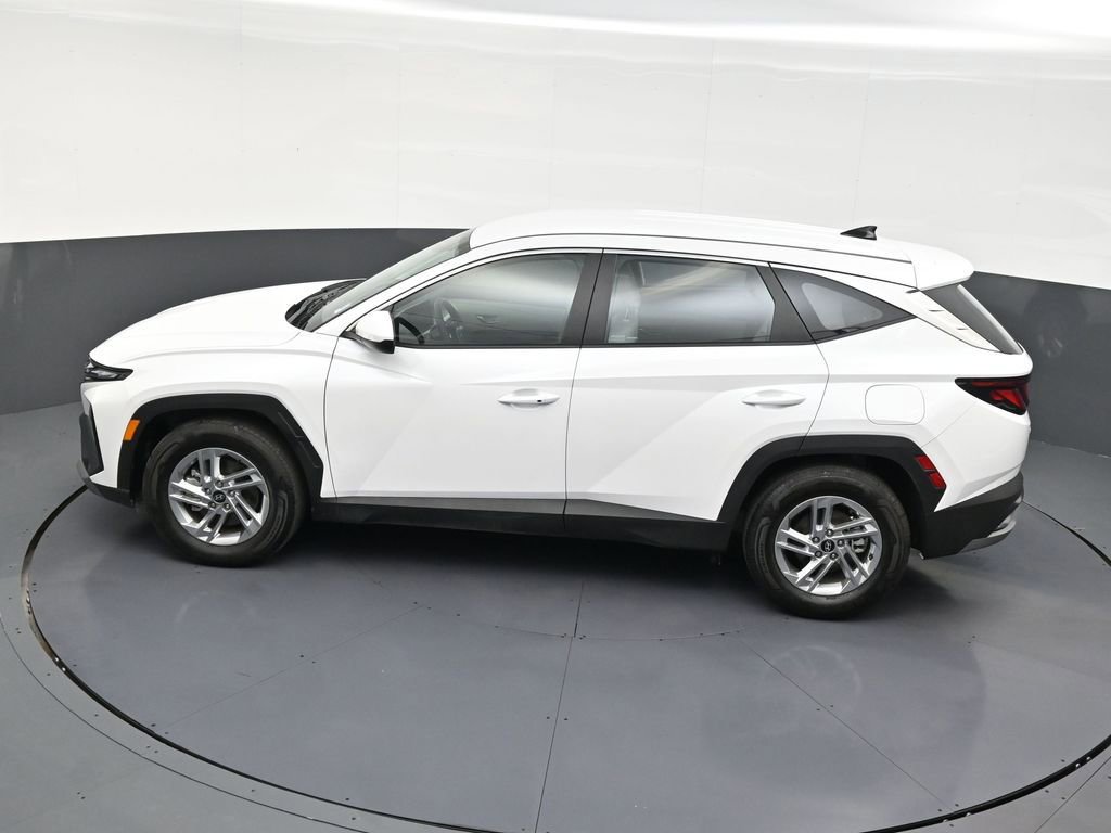 Used 2025 Hyundai Tucson SE image 14