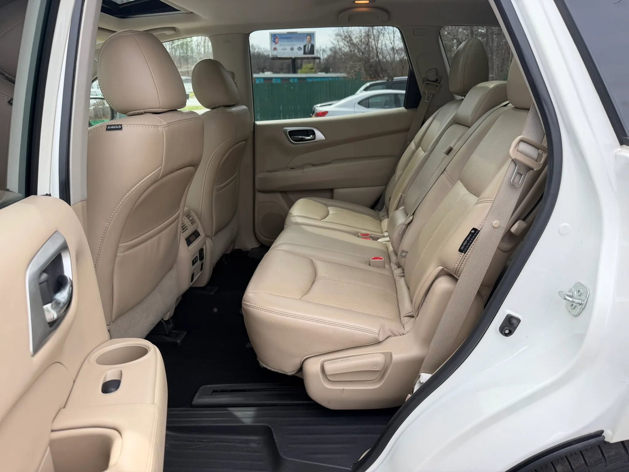 Used 2020 Nissan Pathfinder Platinum image 26