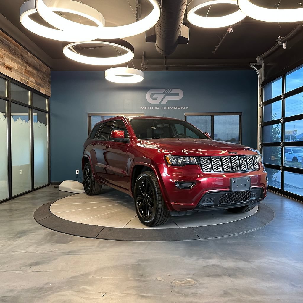 Used 2019 Jeep Grand Cherokee Altitude