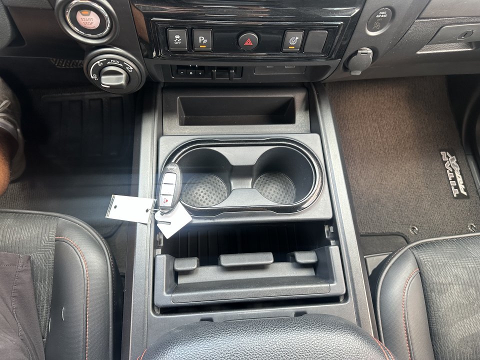Used 2021 Nissan Titan PRO-4X w/ Pro-4x Utility Package AWD/4WD image 14