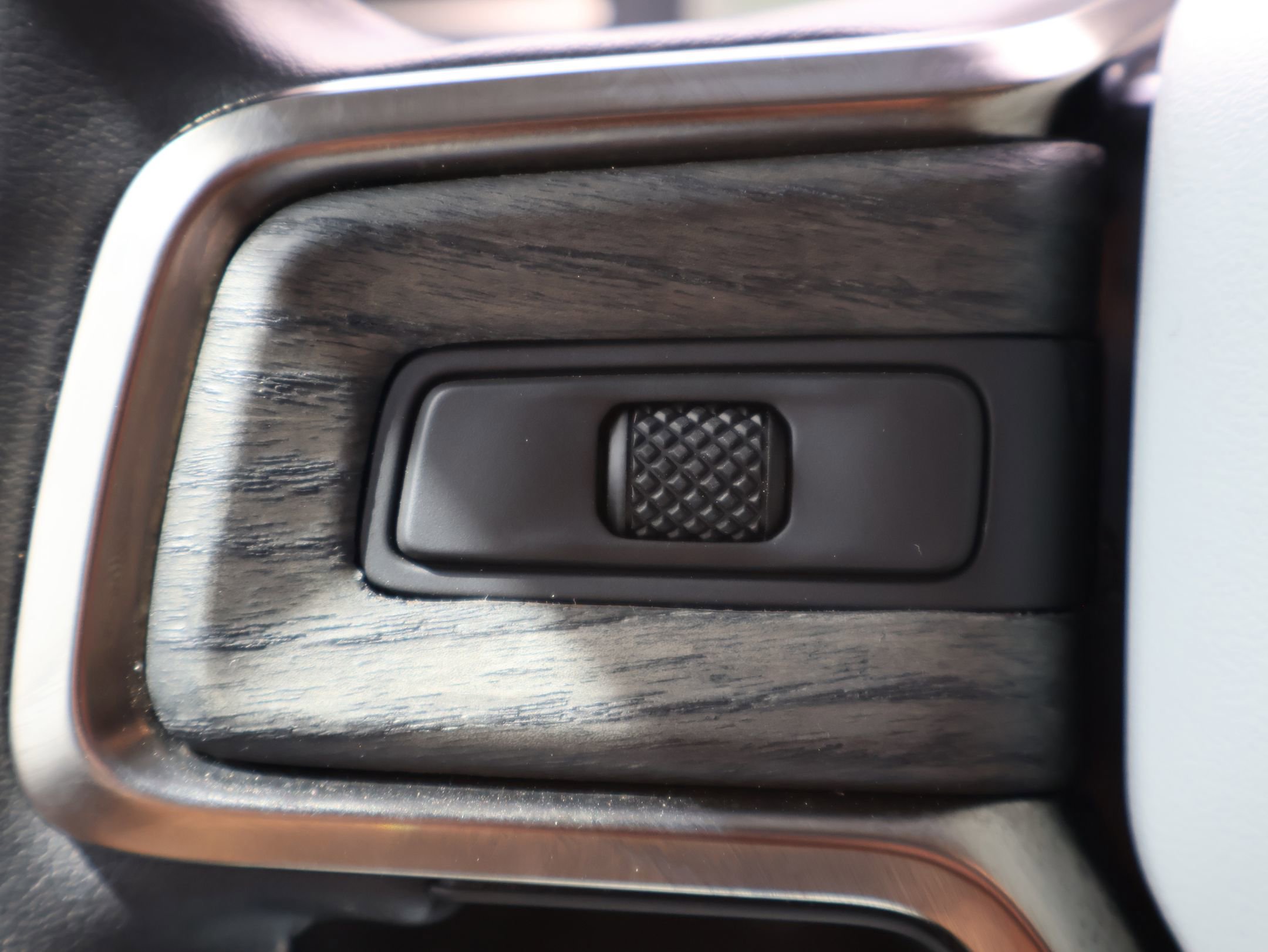 Used 2023 Rivian R1S Launch Edition AWD/4WD image 14