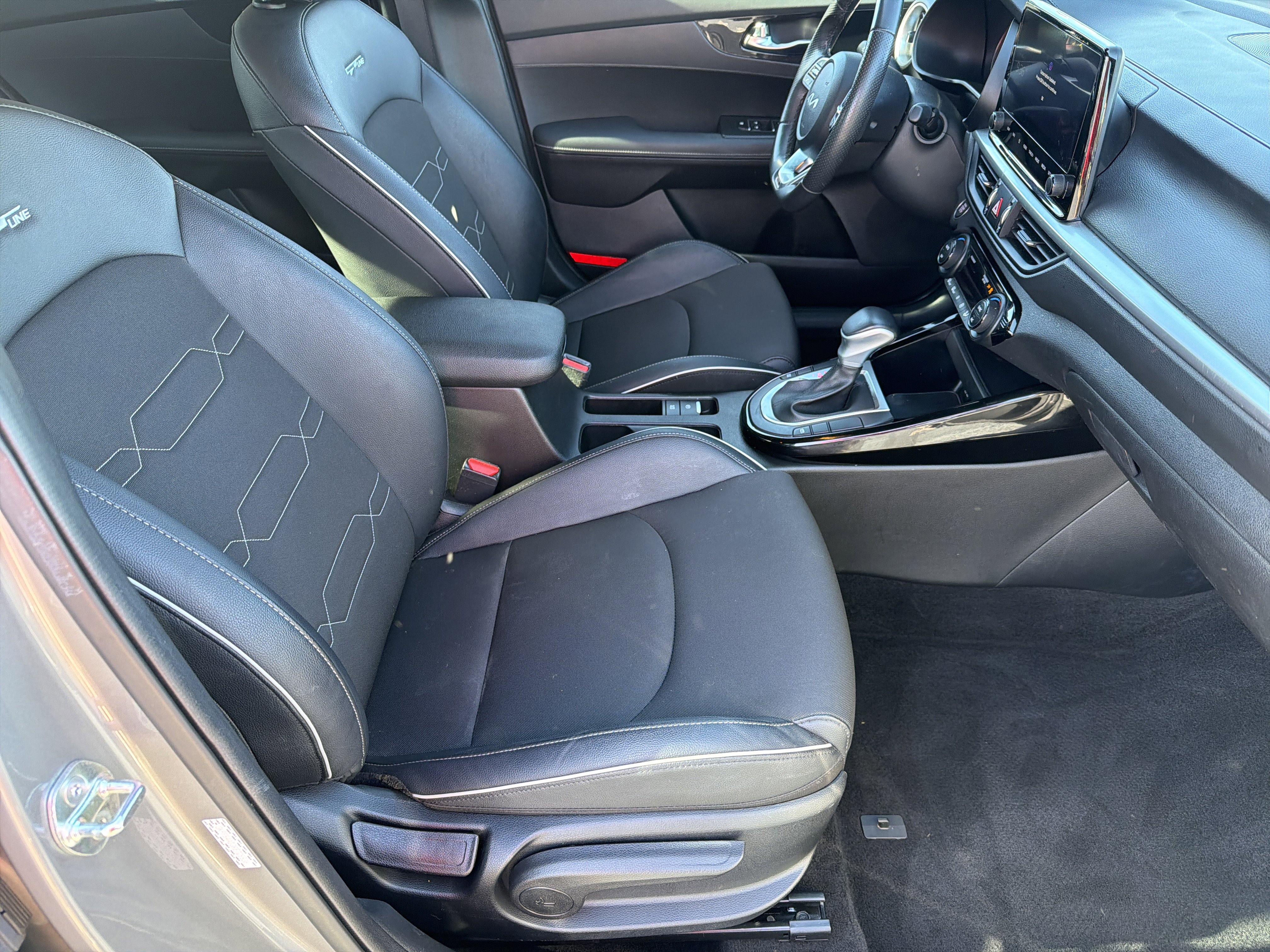 Used 2024 Kia Forte GT-Line image 12