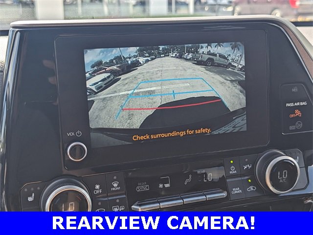 Used 2023 Toyota Highlander XLE image 7