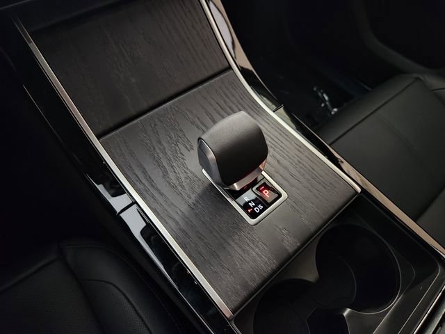 New 2026 Land Rover Range Rover Velar S image 18