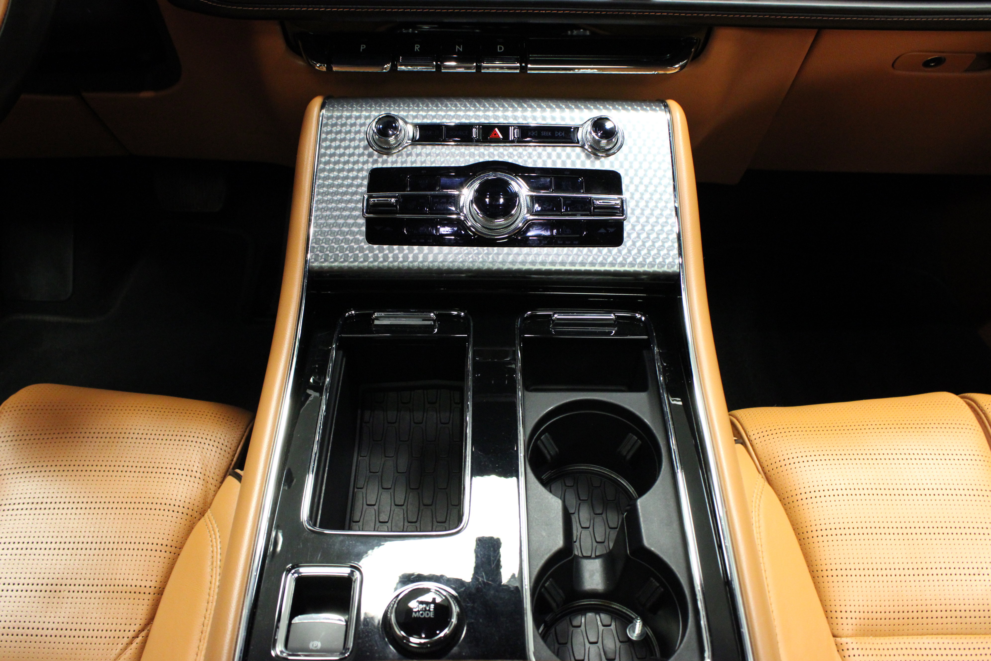 Used 2023 Lincoln Aviator Black Label w/ Class IV Trailer Tow Package image 22