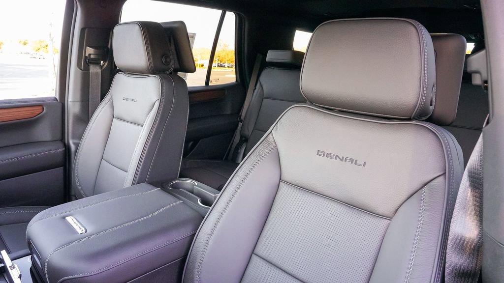 New 2026 GMC Yukon Denali w/ Denali Reserve Package image 16