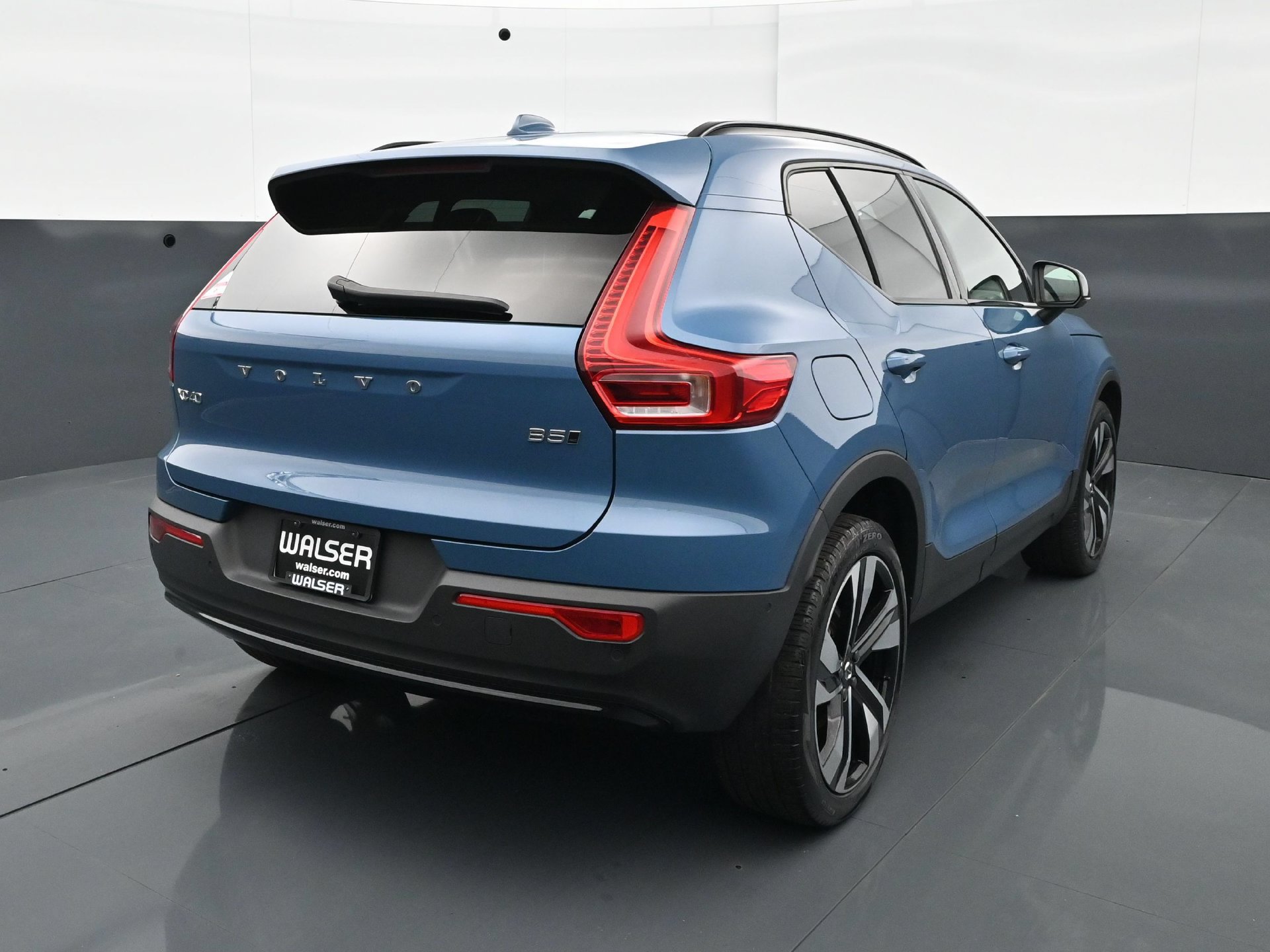 Used 2025 Volvo XC40 B5 Ultra w/ Climate Package AWD/4WD image 6