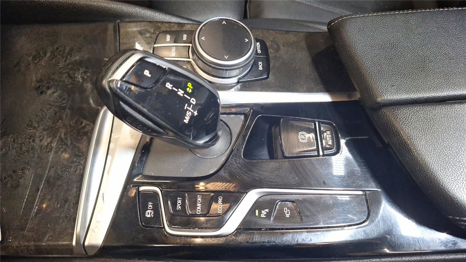 Used 2021 BMW 530i xDrive w/ Convenience Package AWD/4WD image 19