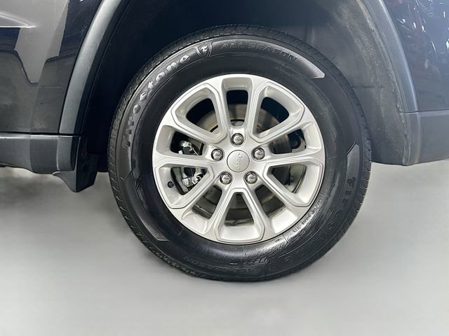 Used 2021 Jeep Grand Cherokee Laredo X AWD/4WD image 32