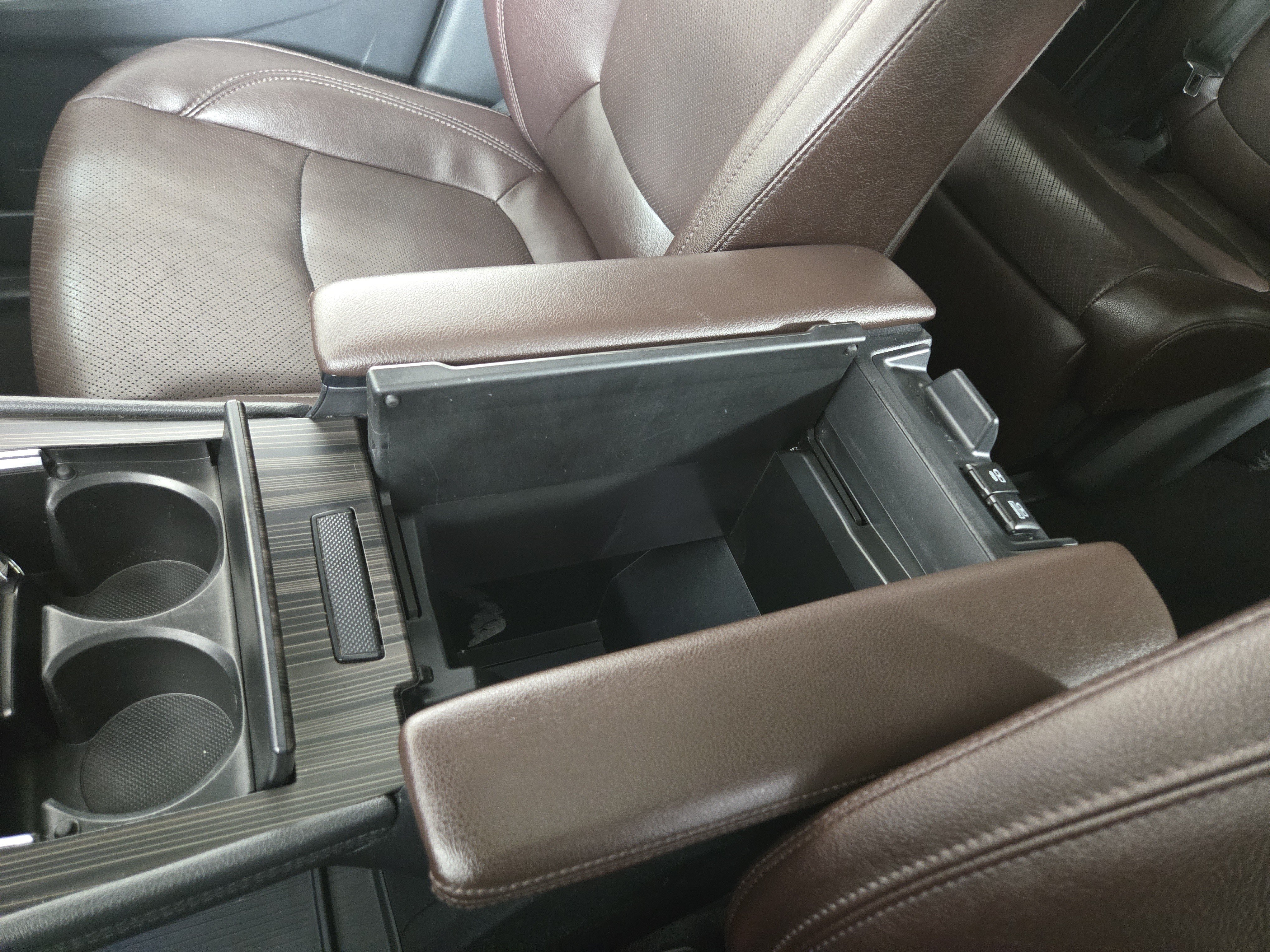 Used 2021 Toyota Sienna Platinum FWD image 31