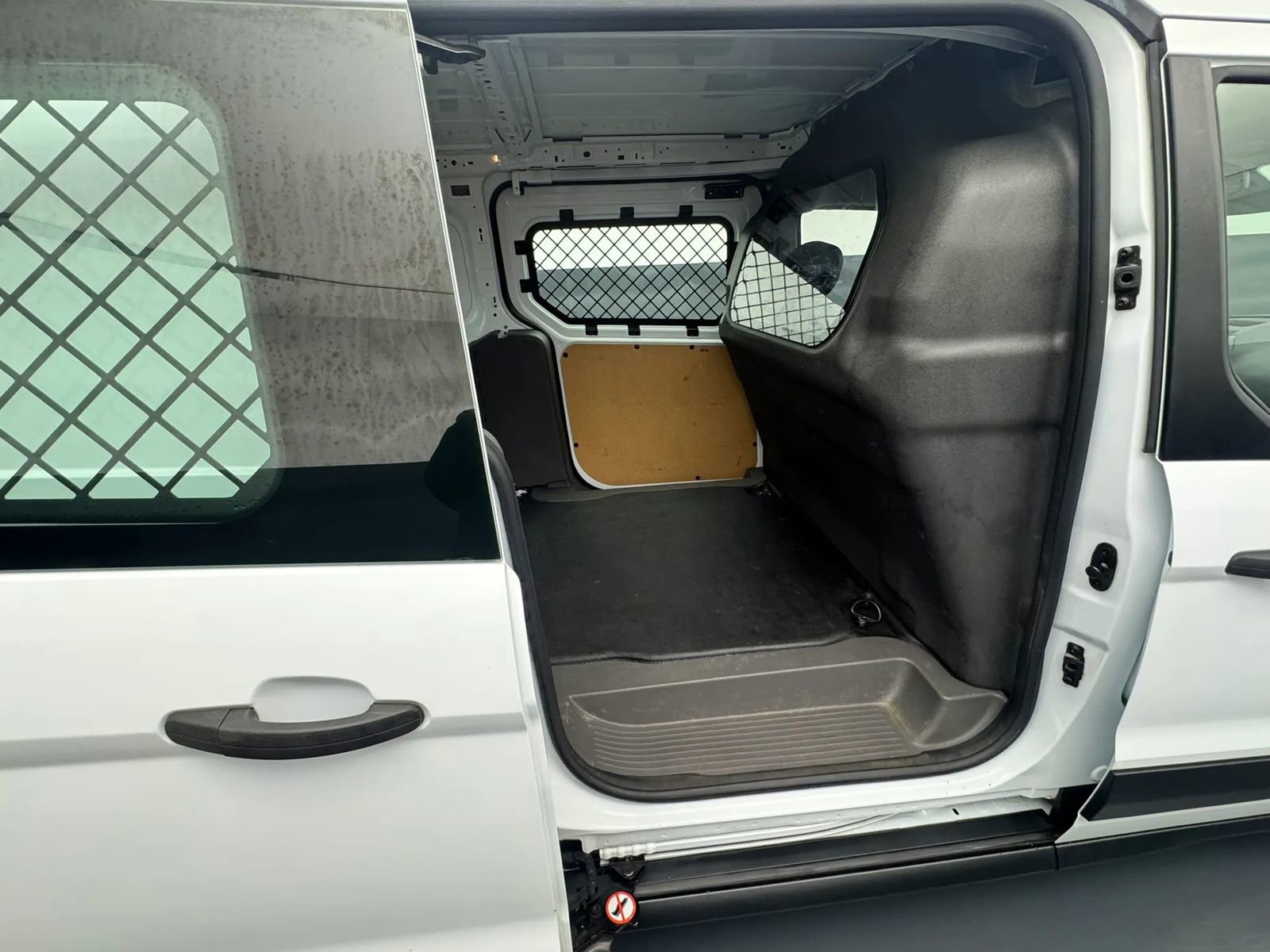 Used 2021 Ford Transit Connect XL image 30