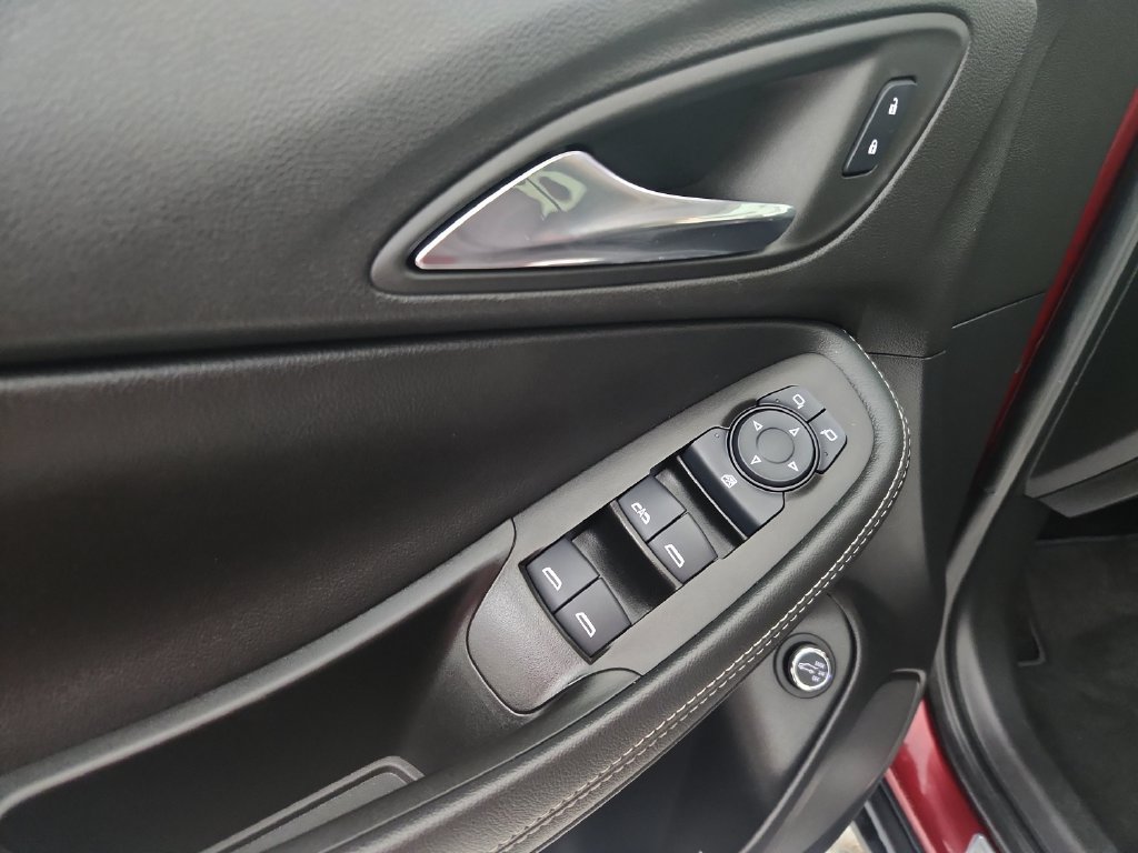 Used 2023 Buick Encore GX Select FWD image 23