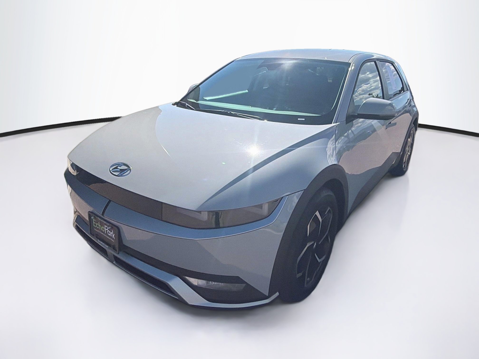 Used 2024 Hyundai Ioniq 5 SE AWD/4WD image 3