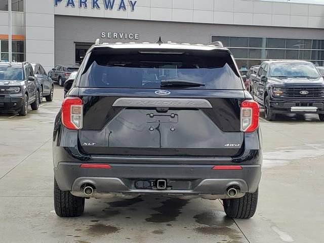 Used 2023 Ford Explorer XLT w/ Equipment Group 202A image 7