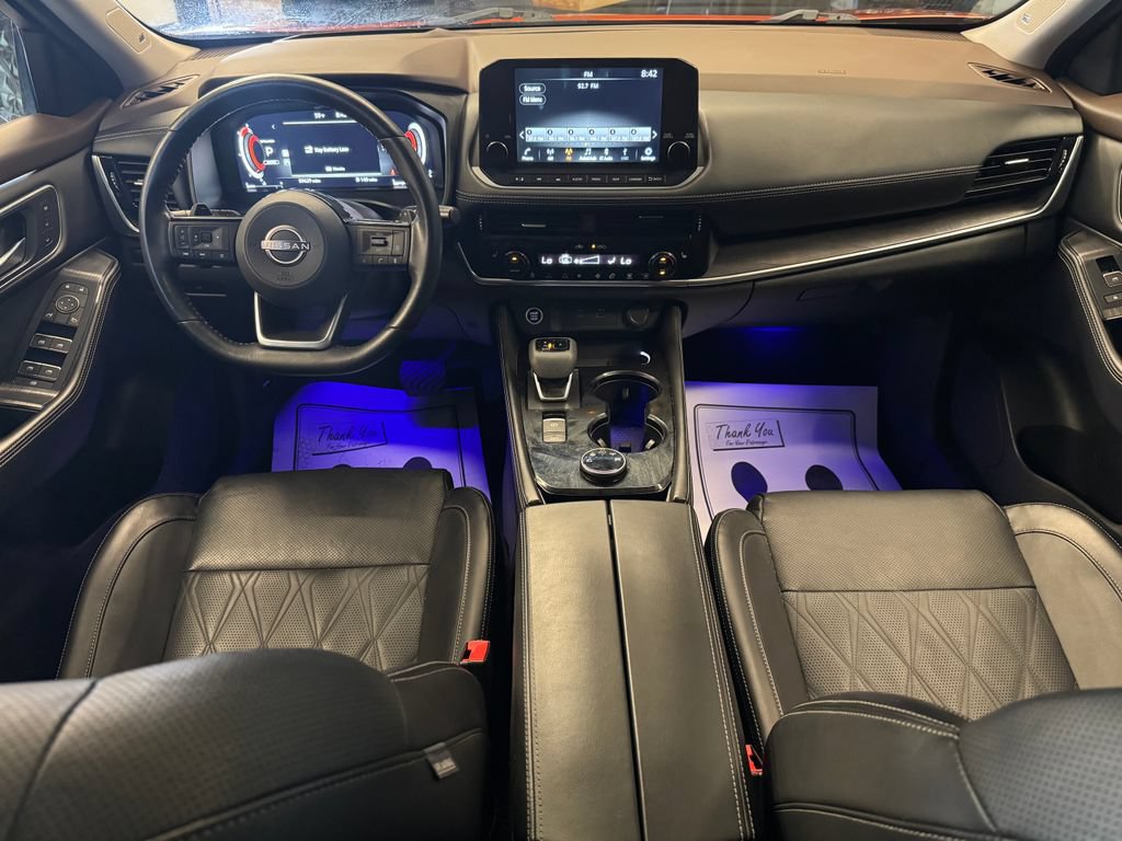 Used 2022 Nissan Rogue Platinum w/ Head-Up Display Package AWD/4WD image 9
