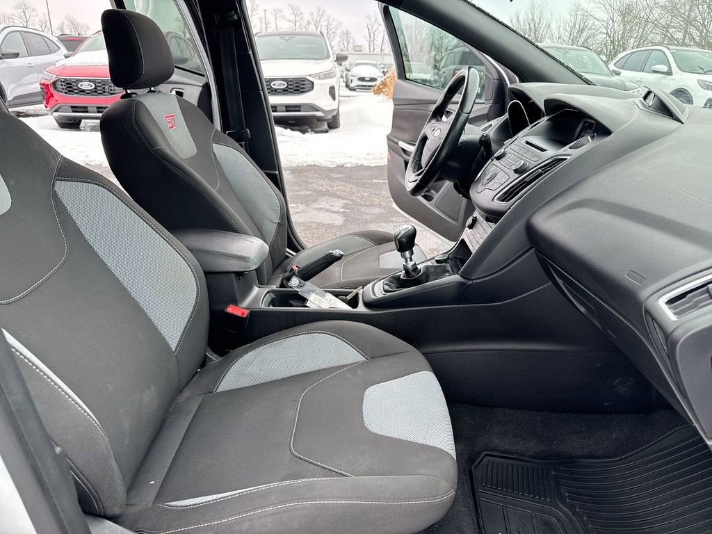 Used 2015 Ford Focus ST image 22