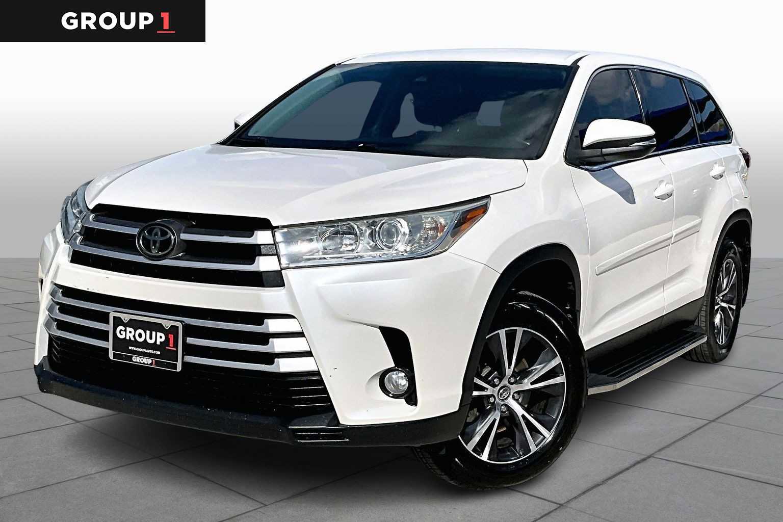 Used 2019 Toyota Highlander Plus FWD image 1
