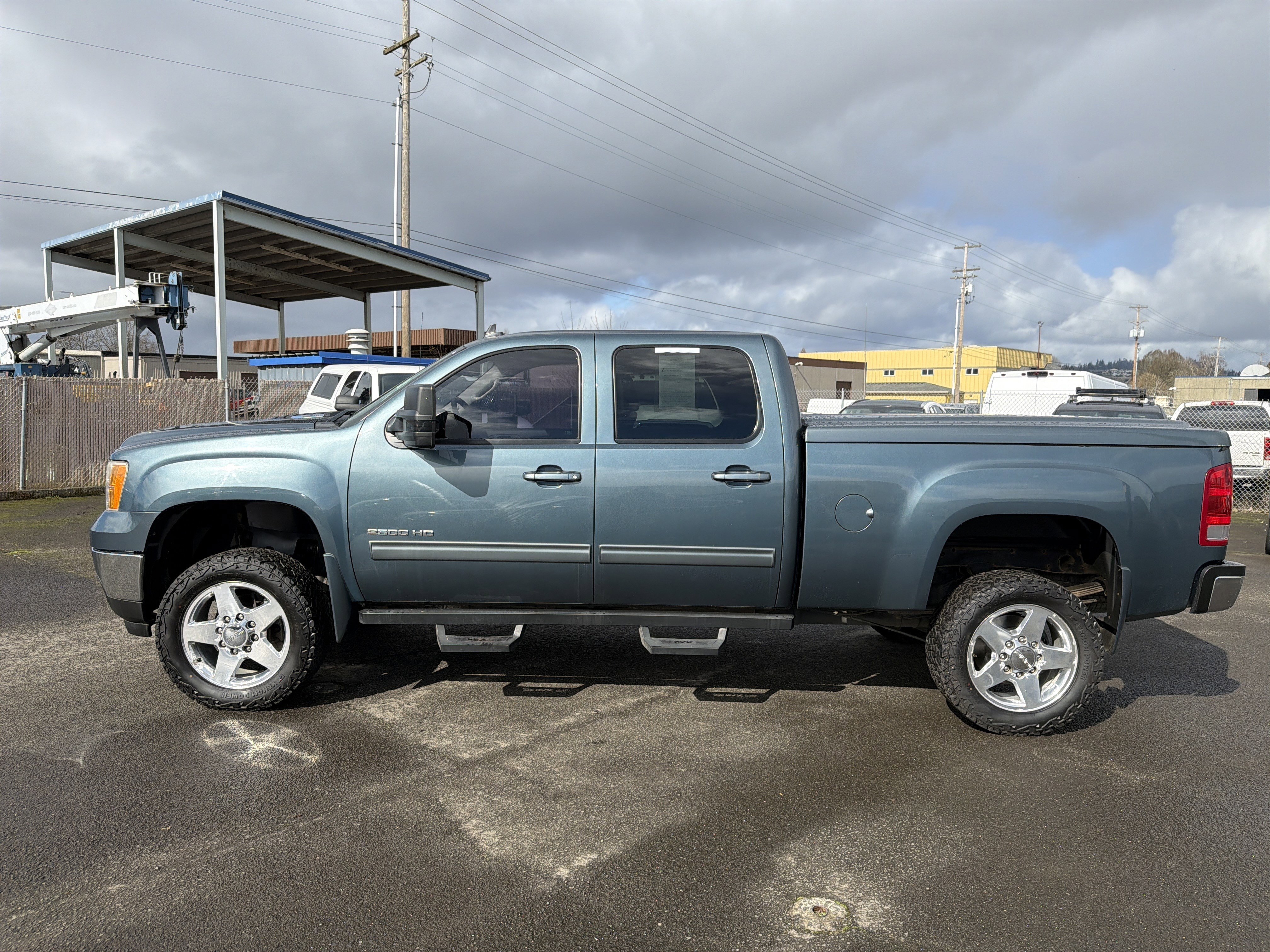 Used 2011 GMC Sierra 2500 SLT w/ SLT Convenience Package image 2