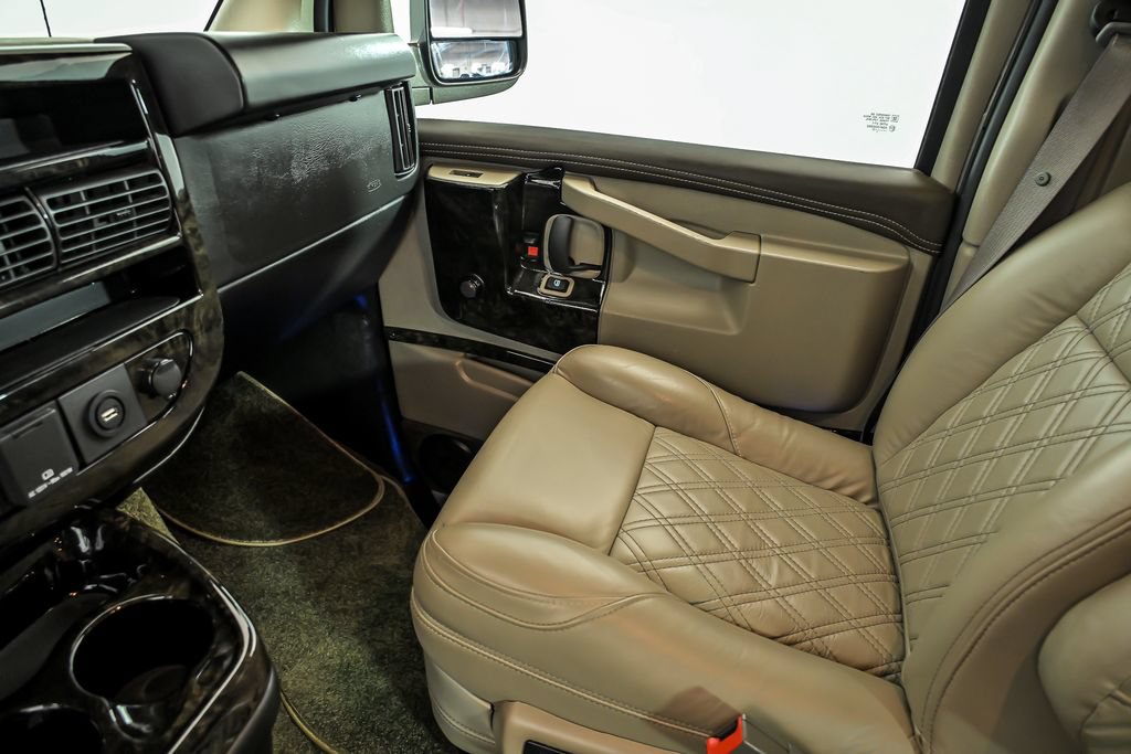 Used 2023 GMC Savana 2500 RWD image 24