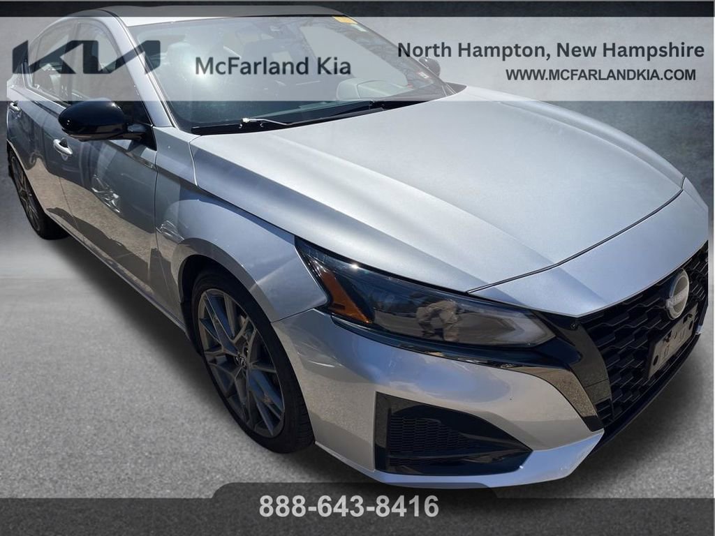Used 2023 Nissan Altima 2.0 SR FWD image 3