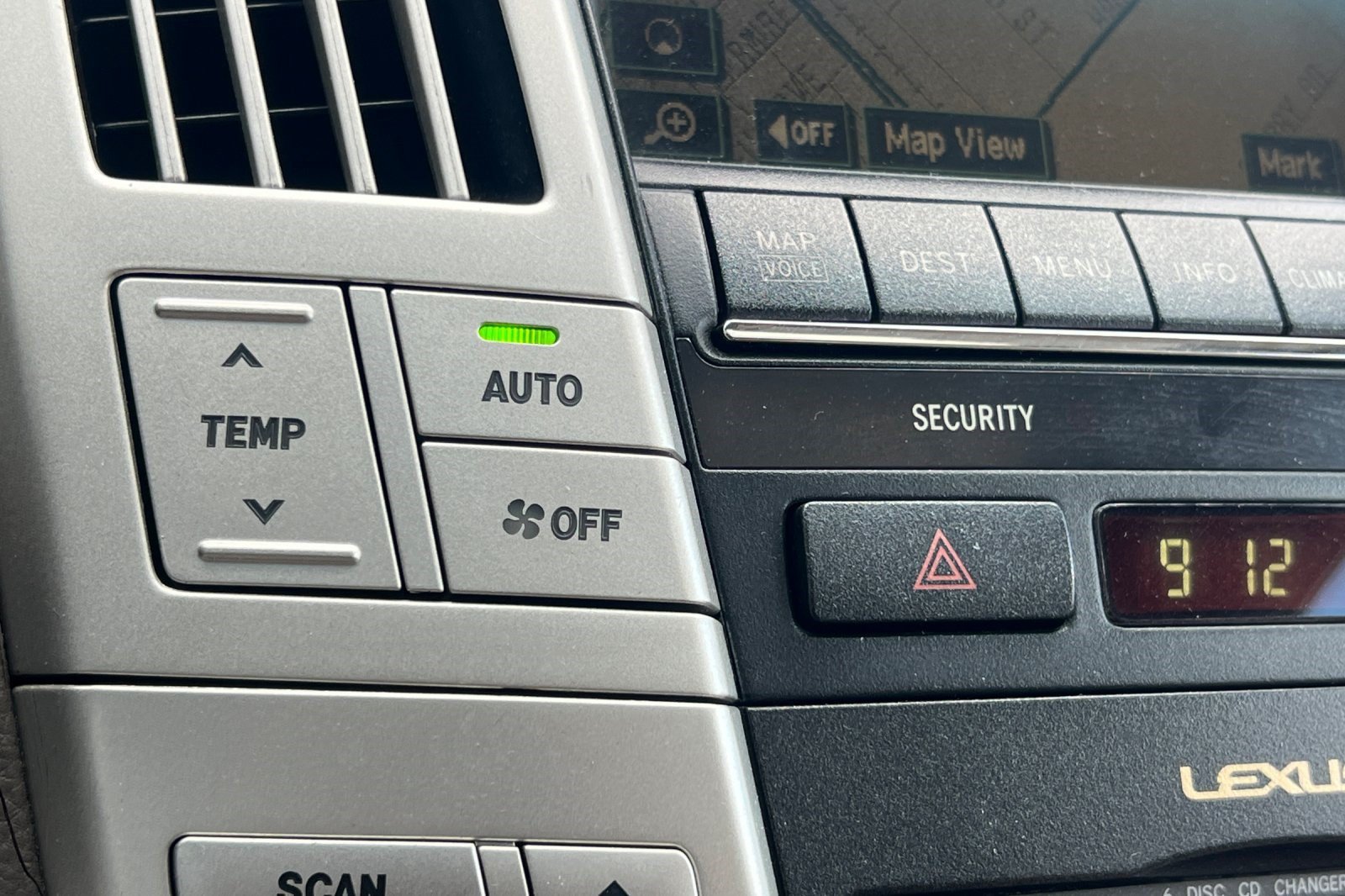 Used 2005 Lexus RX 330 AWD image 28