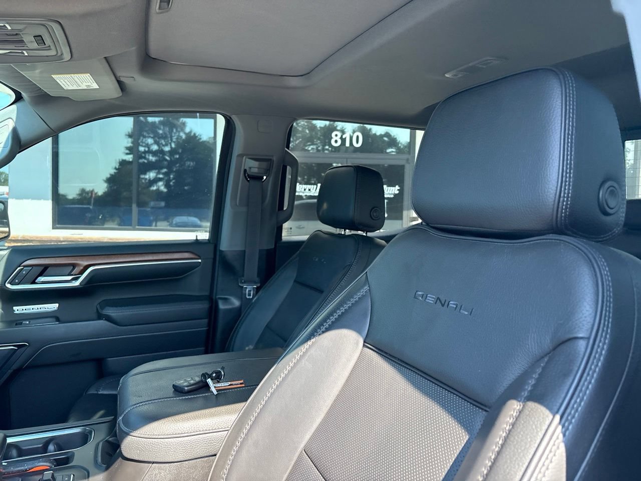 Used 2023 GMC Sierra 1500 Denali w/ Denali Reserve Package AWD/4WD image 3