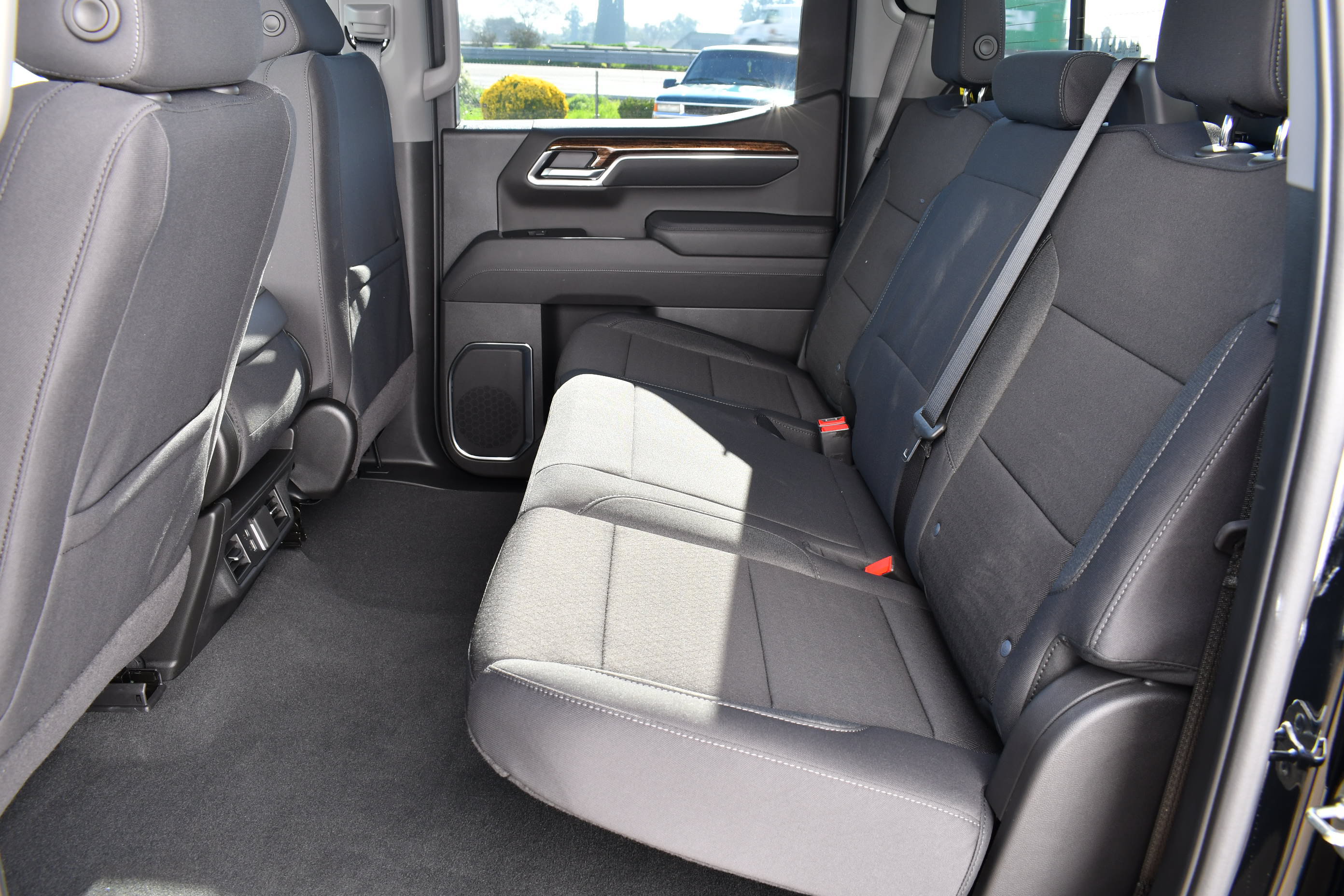 Used 2026 GMC Sierra 1500 SLE w/ Preferred Package AWD/4WD image 23