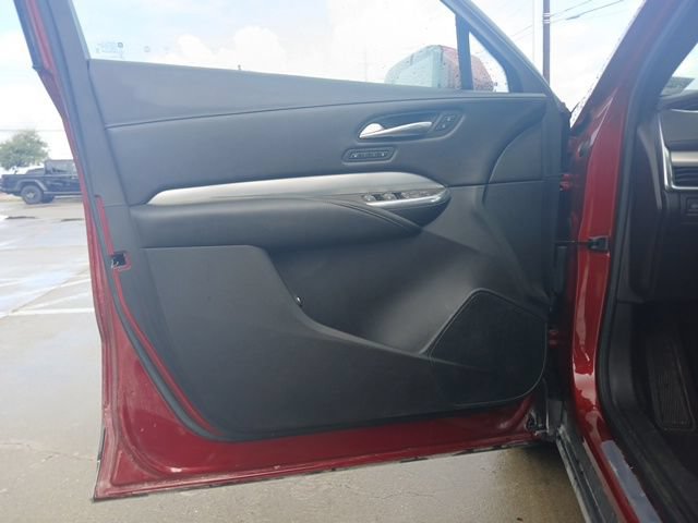 Used 2021 Cadillac XT4 Premium Luxury w/ Cold Weather Package FWD image 18